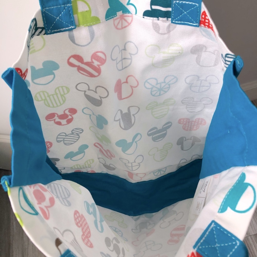 NWOT Disney Mickey tote bag. - Picture 6 of 6